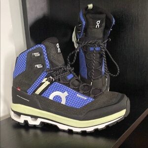 On Running Women’s Black and Blue Athletic Shoes